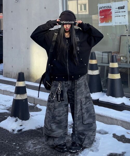 AMENDER(アメンダー)の「ROCKSTERN STUD ZIP-UP HOODIE (black)(パーカー・レディース・その他・1/2)」の7枚目の写真