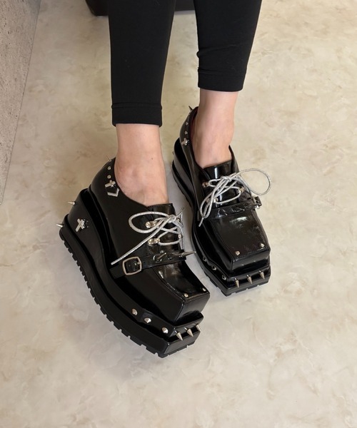 スパイク ベルトデザイン厚底シューズ JUST ABOUT│Jeffrey Campbell