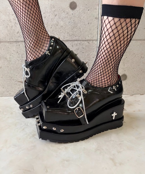 スパイク ベルトデザイン厚底シューズ JUST ABOUT│Jeffrey Campbell