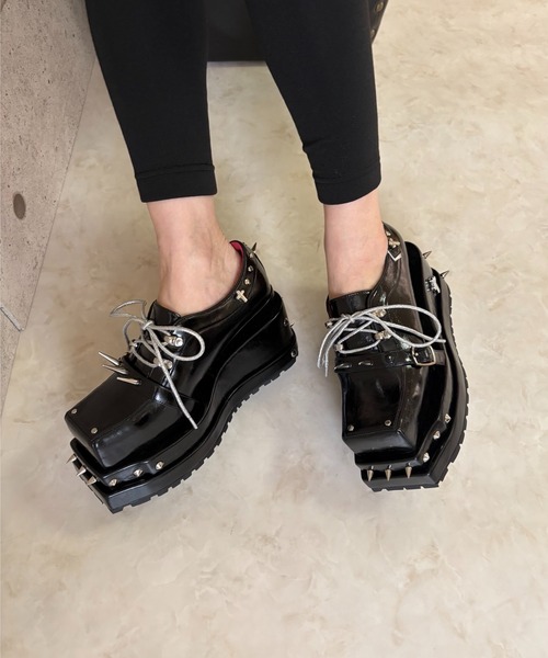スパイク ベルトデザイン厚底シューズ JUST ABOUT│Jeffrey Campbell