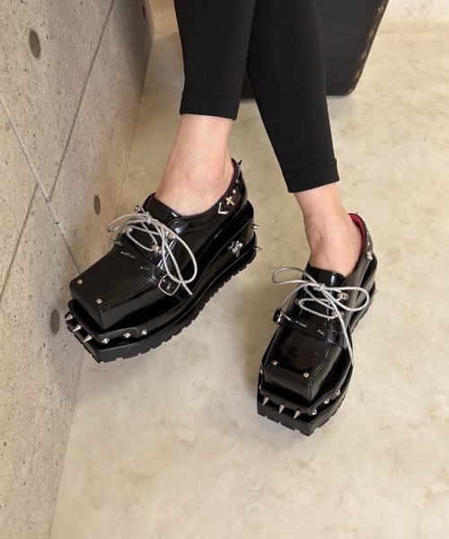 スパイク ベルトデザイン厚底シューズ JUST ABOUT│Jeffrey Campbell