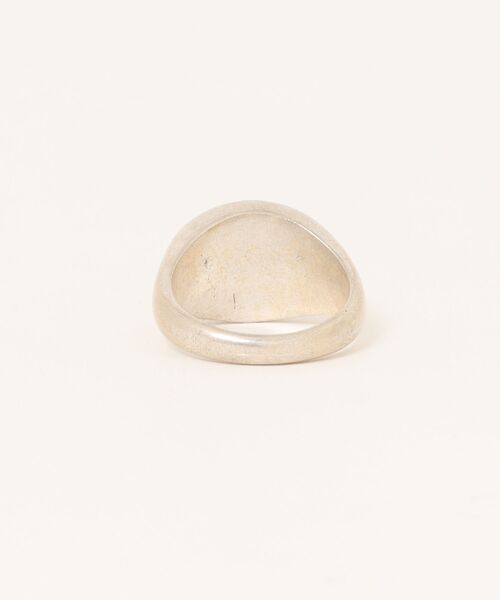 ALLSAINTS(オールセインツ)の「OWEN BLACK ONYX STERLING SILVER RING | OWEN ブラック オニキス スターリング シルバー リング(リング・メンズ・シルバー・S/M)」の9枚目の写真