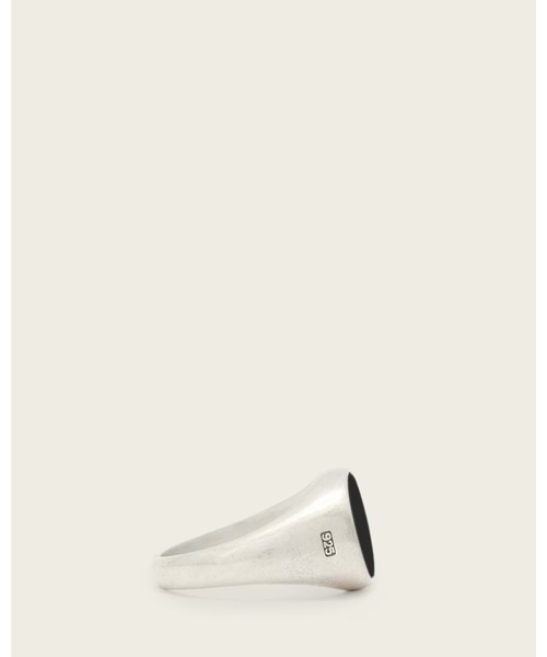 ALLSAINTS(オールセインツ)の「OWEN BLACK ONYX STERLING SILVER RING | OWEN ブラック オニキス スターリング シルバー リング(リング・メンズ・シルバー・S/M)」の5枚目の写真