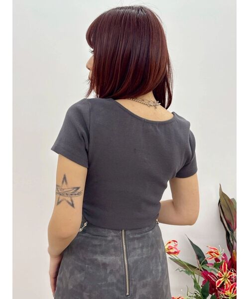 EVRIS(エヴリス)の「サイドビジューチェーントップス(Tシャツ/カットソー・レディース・ピンク/ブラック/グレー/ホワイト・FREE)」の12枚目の写真