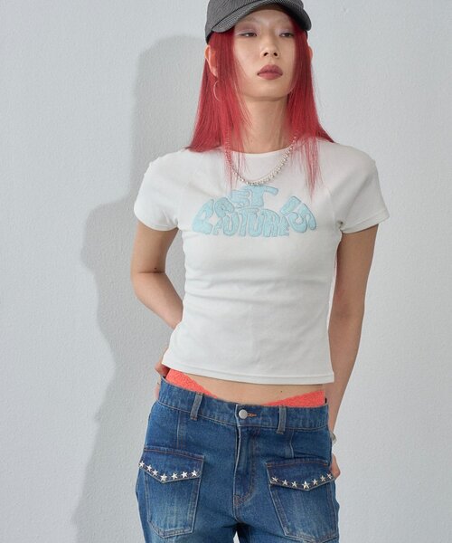WHO'S WHO gallery（フーズフーギャラリー）の「デフォルメレースロゴチビT（Tシャツ/カットソー・レディース・ピンク/オフホワイト/イエロー/サックスブルー/ブラック・FREE）」の7枚目の写真