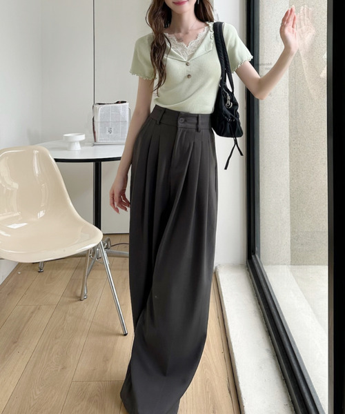 Ada.(エイダ)の「レース ドッキング Vネック メロウ 仕上げ カットソー(Tシャツ/カットソー・レディース・グリーン/イエロー/アイボリー/ブルー・FREE)」の8枚目の写真