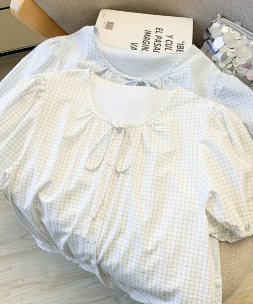 LUCPY(ラクピー)の「ナチュラルチェックレースヘムブラウス(シャツ/ブラウス・レディース・ホワイト/ブルー・LARGE/MEDIUM/SMALL/X-LARGE)」の5枚目の写真