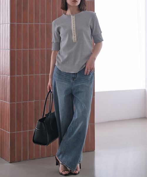 AKTE(アクテ)の「ヘンリーネックホックTシャツ(Tシャツ/カットソー・レディース・グレー/ホワイト・FREE)」の12枚目の写真