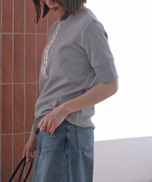 AKTE(アクテ)の「ヘンリーネックホックTシャツ(Tシャツ/カットソー・レディース・グレー/ホワイト・FREE)」の13枚目の写真