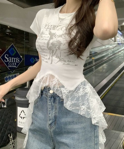 SHEPP(シープ)の「アシンメトリーティアードレース切替プリント半袖Tシャツ(Tシャツ/カットソー・レディース・ブラック/ホワイト・M/S)」の2枚目の写真