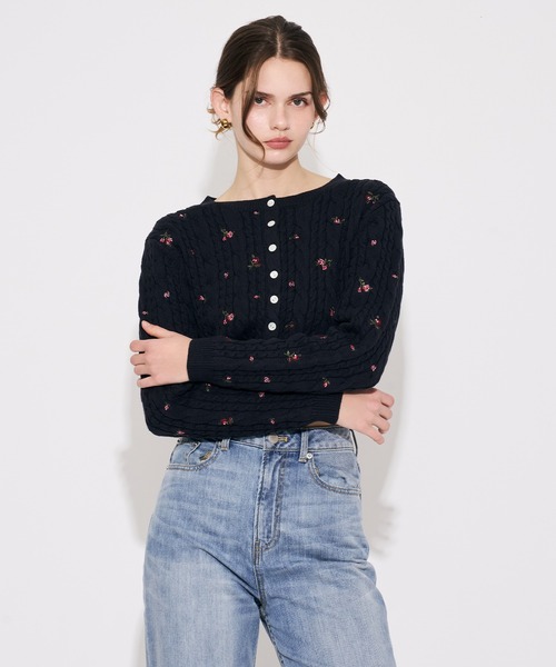 DEICY(デイシー)の「ローズ刺繍ケーブルカーディガン(カーディガン/ボレロ・レディース・ネイビー/グレー/アイボリー・FREE)」の12枚目の写真