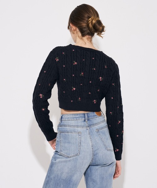 DEICY(デイシー)の「ローズ刺繍ケーブルカーディガン(カーディガン/ボレロ・レディース・ネイビー/グレー/アイボリー・FREE)」の13枚目の写真