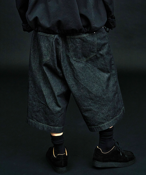 bal(バル)の「bal × WISM 別注 LOOSE FIT 5P DENIM SHORT2(その他パンツ・メンズ・ブラック/カーキ・2/3)」の8枚目の写真