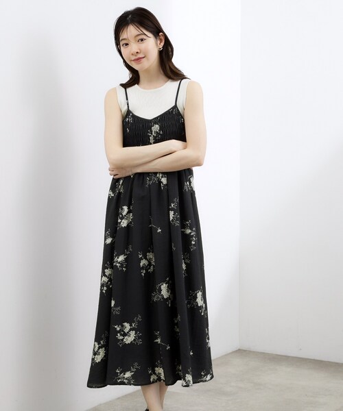 grove(グローブ)の「【洗える】大人のシャーリングキャミワンピース(ワンピース・レディース・ブラック/こしょう色系6/ネイビー系・02/03/01/04/05)」の2枚目の写真