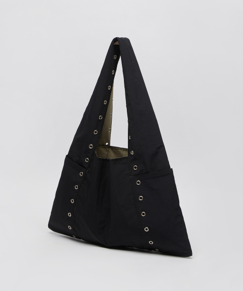 Archivepke(アーカイブエプク)の「Eyelet shoulder bag(Black)_OVBSM26151BLK(ショルダーバッグ・レディース・その他・OS)」の2枚目の写真