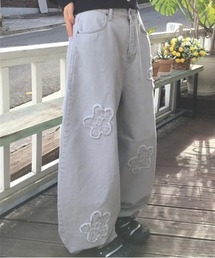 フラワーモチーフ付きカーブワイドパンツ