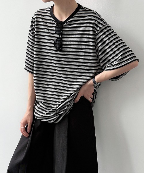 semplice(センプリチェ)の「ボーダー半袖 T シャツ(Tシャツ/カットソー・レディース・ネイビー/ブラック・F)」の3枚目の写真