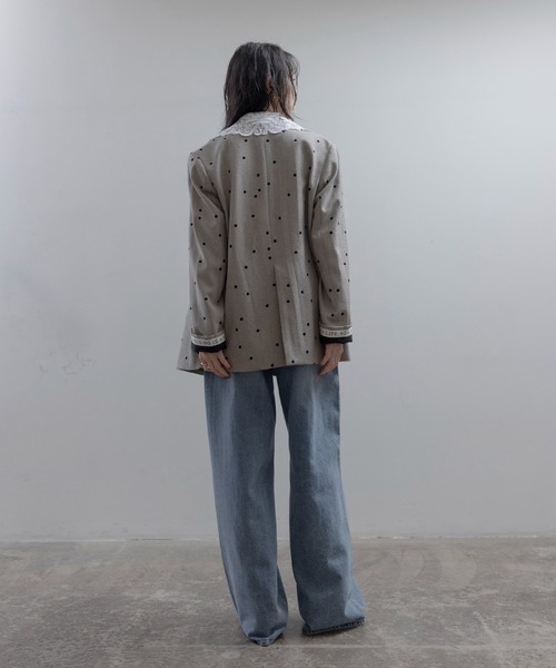 Eimee Law(エイミーロウ)の「ドットフロッキー レースカラー テーラードダブルジャケット(テーラードジャケット・レディース・ベージュ/ブラック/カーキ・FREE)」の14枚目の写真