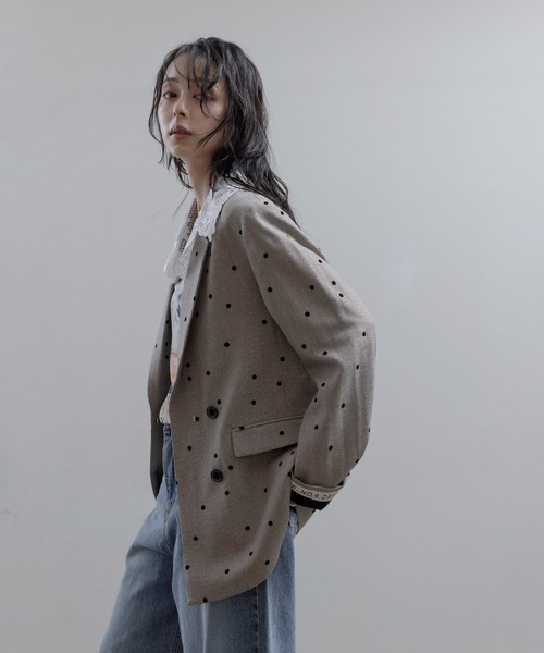 Eimee Law(エイミーロウ)の「ドットフロッキー レースカラー テーラードダブルジャケット(テーラードジャケット・レディース・ベージュ/ブラック/カーキ・FREE)」の21枚目の写真