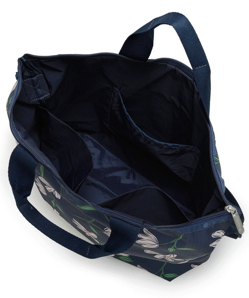 LeSportsac（レスポートサック）の「DELUXE EASY CARRY TOTE フローラルブルームズネイビー（トートバッグ・レディース・ブルー・FREE）」の8枚目の写真