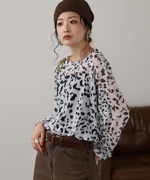 crossi（クロッシー）の「チュールレース総柄長袖プルオーバー（Tシャツ/カットソー・レディース・ホワイト・FREE）」の5枚目の写真