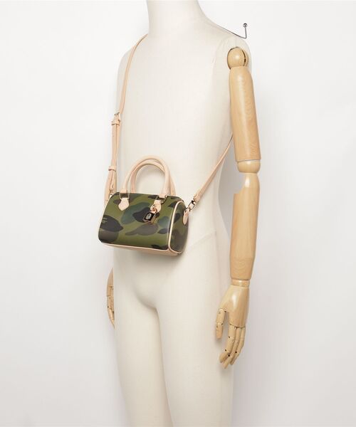 A BATHING APE（アベイシングエイプ）の「1ST CAMO MINI SHOULDER BAG（ショルダーバッグ・レディース・グリーン/ピンク・FREE）」の4枚目の写真