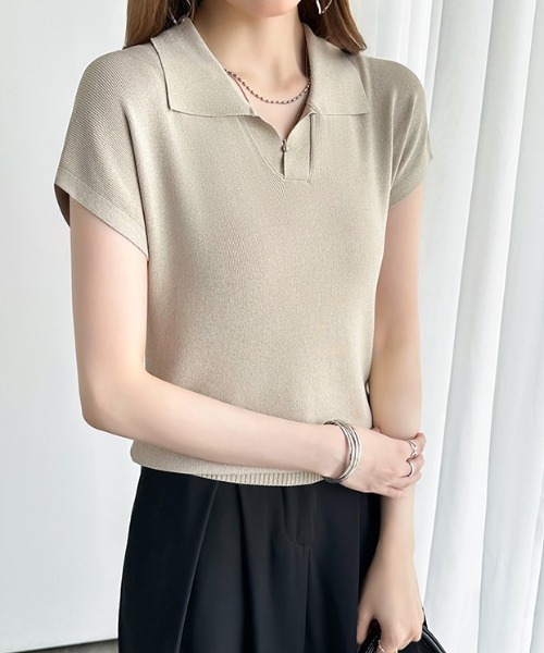 COCOMOMO(ココモモ)の「ひんやり涼感 接触冷感 スキッパーネックポロシャツ ポロニット スキッパーポロ ポロシャツ フレンチスリーブ vネック サマーニット 半袖 冷感 無地 オフィスカジュアル 夏 夏服(ポロシャツ・レディース・ブラック/ホワイト/ベージュ/ネイビー/ブラウン/ダークグレー/ライトブルー・FREE)」の9枚目の写真