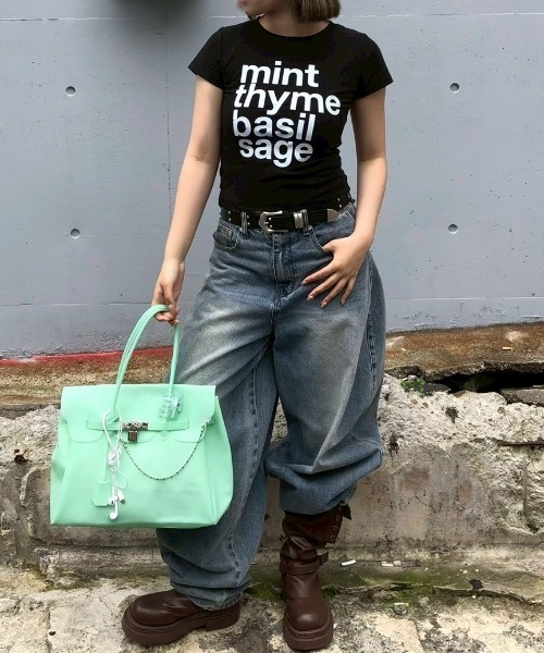 Chikashitsu +（チカシツプラス）の「【Chikashitsu +】herb logo baby tee (4color) / 【チカシツプラス】ハーブロゴコンパクト半袖Tシャツ（Tシャツ/カットソー・レディース・ブラック/グレー/ミント/ホワイト・ONE SIZE）」の9枚目の写真