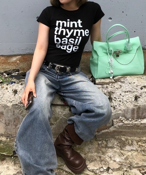 Chikashitsu +（チカシツプラス）の「【Chikashitsu +】herb logo baby tee (4color) / 【チカシツプラス】ハーブロゴコンパクト半袖Tシャツ（Tシャツ/カットソー・レディース・ブラック/グレー/ミント/ホワイト・ONE SIZE）」の7枚目の写真