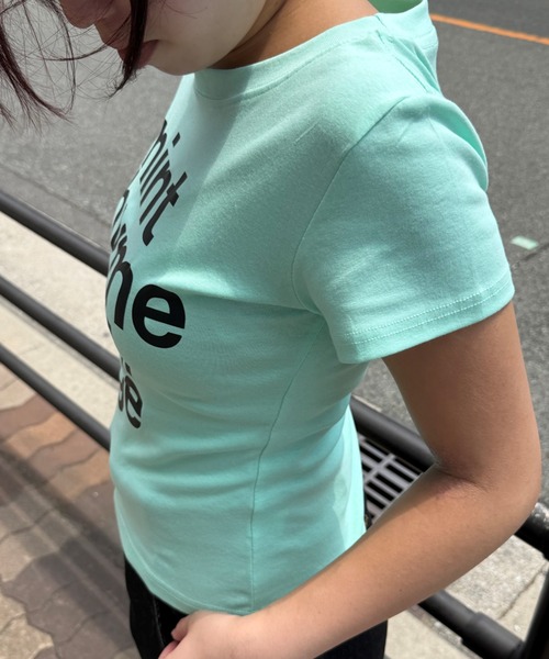 Chikashitsu +（チカシツプラス）の「【Chikashitsu +】herb logo baby tee (4color) / 【チカシツプラス】ハーブロゴコンパクト半袖Tシャツ（Tシャツ/カットソー・レディース・ブラック/グレー/ミント/ホワイト・ONE SIZE）」の22枚目の写真