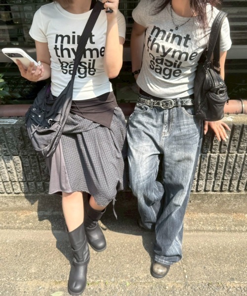 Chikashitsu +（チカシツプラス）の「【Chikashitsu +】herb logo baby tee (4color) / 【チカシツプラス】ハーブロゴコンパクト半袖Tシャツ（Tシャツ/カットソー・レディース・ブラック/グレー/ミント/ホワイト・ONE SIZE）」の14枚目の写真