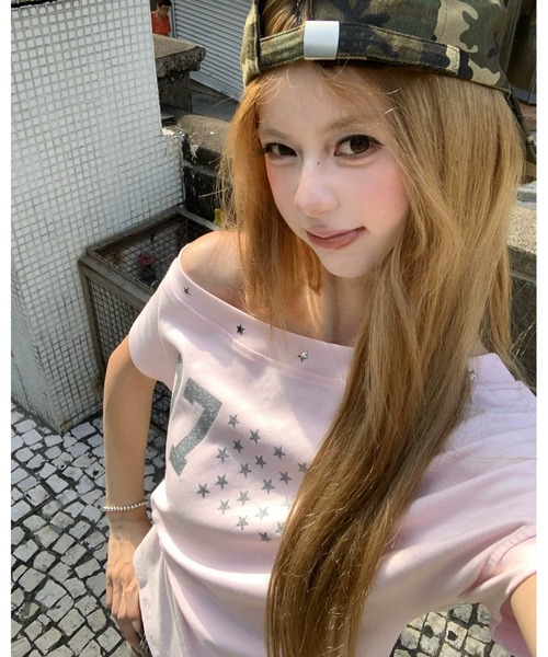 FUNdaysion（ファンデイション）の「07スタースタッズオフショルTシャツ（Tシャツ/カットソー・レディース・ブラック/ピンク・M）」の4枚目の写真
