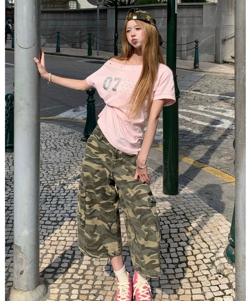 FUNdaysion（ファンデイション）の「07スタースタッズオフショルTシャツ（Tシャツ/カットソー・レディース・ブラック/ピンク・M）」の6枚目の写真