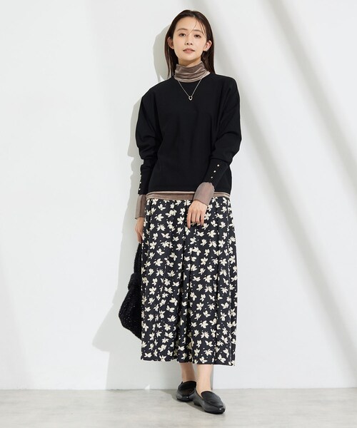 INDIVI(インディヴィ)の「【選べる6色/ストレッチ◎】きれいめドルマンスリーブニット(ニット/セーター・レディース・イエロー/ブルー系その他/オフホワイト/ブラック/キャメル/ライトオレンジ系・38/13/05/19/15 /34)」の16枚目の写真