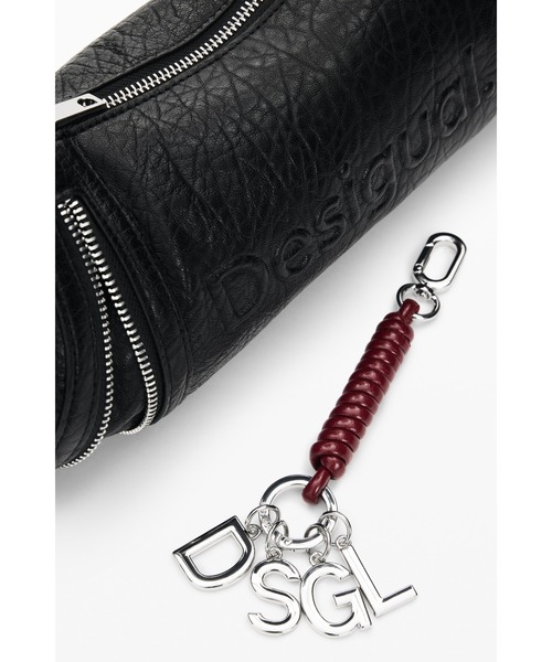 Desigual(デシグアル)の「Classic leather shoulder bag / クラシック レザーショルダーバッグ(ショルダーバッグ・レディース・ブラック・FREE)」の5枚目の写真