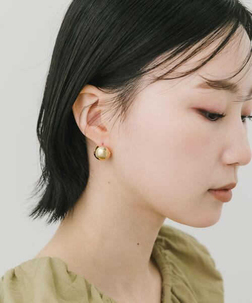 SMELLY(スメリー)の「メタルボールワンタッチピアス(ピアス(両耳用)・レディース・ゴールド・-)」の4枚目の写真