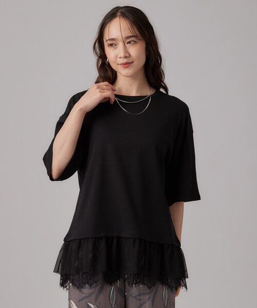 SHOO・LA・RUE(シューラルー)の「【ひんやり/UV/抗菌防臭/S-LL】1枚でサマ見え 裾レースTシャツ(Tシャツ/カットソー・レディース・チャコールグレー/ブラック/ライトベージュ・01/02/03/04)」の4枚目の写真