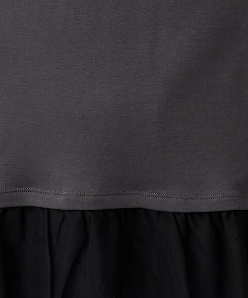 SHOO・LA・RUE(シューラルー)の「【ひんやり/UV/抗菌防臭/S-LL】1枚でサマ見え 裾レースTシャツ(Tシャツ/カットソー・レディース・チャコールグレー/ブラック/ライトベージュ・01/02/03/04)」の15枚目の写真
