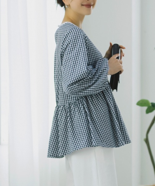 Sono(ソーノ)の「SONO/ソーノ ラウンディングペプラムLSブラウス(シャツ/ブラウス・レディース・ホワイト/ブラック/チェック・F)」の6枚目の写真