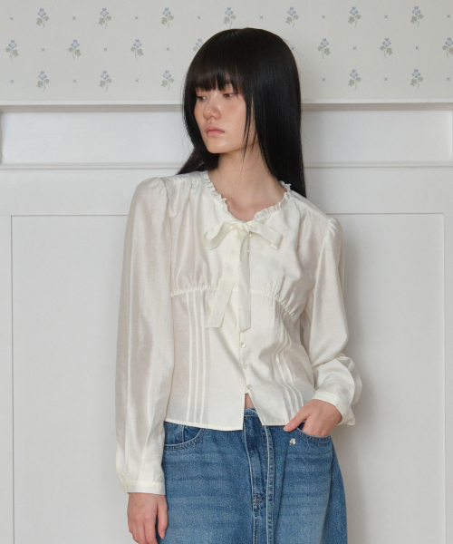 TTUDEMENT（トュードメント）の「SATIN TIE BLOUSE_IVORY（シャツ/ブラウス・レディース・その他・SMALL/MEDIUM）」の2枚目の写真