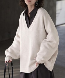 「大人の抜け感」深Vネック たゆんニット