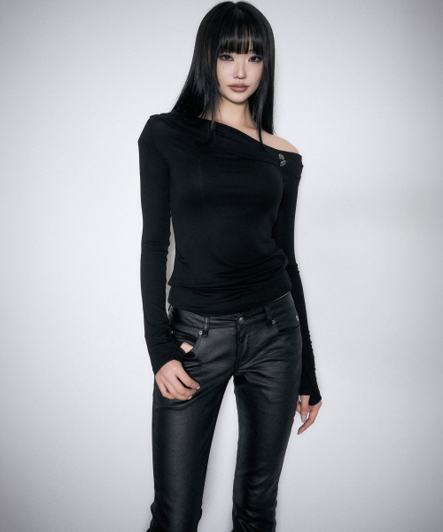 SCHISM INDUCING(スキズムインデューシング)の「ダイアゴナルボタンドレープトップ ブラック(Tシャツ/カットソー・レディース・その他・FREE)」の10枚目の写真