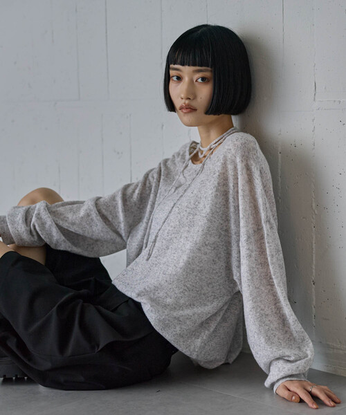 for/c(フォーシー)の「やわらかコード付き2wayトップス【サスティナブル】(ニット/セーター・レディース・ライトグレー/パープル系1/チャコール/ブラウン系・M/L)」の15枚目の写真