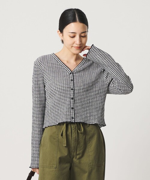 BEAUTY&YOUTH UNITED ARROWS(ビューティーアンドユースユナイテッドアローズ)の「ソリッド&チェック Vネック カーディガン(カーディガン/ボレロ・レディース・ホワイト/ブラック/ライトブルー・FREE)」の4枚目の写真