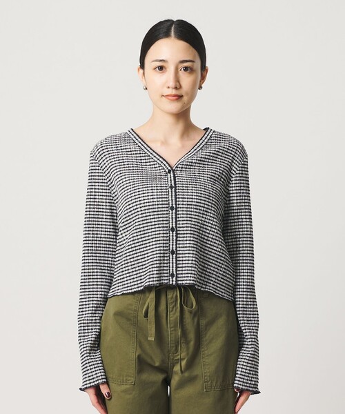 BEAUTY&YOUTH UNITED ARROWS(ビューティーアンドユースユナイテッドアローズ)の「ソリッド&チェック Vネック カーディガン(カーディガン/ボレロ・レディース・ホワイト/ブラック/ライトブルー・FREE)」の7枚目の写真