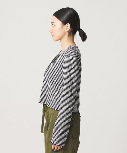 BEAUTY&YOUTH UNITED ARROWS(ビューティーアンドユースユナイテッドアローズ)の「ソリッド&チェック Vネック カーディガン(カーディガン/ボレロ・レディース・ホワイト/ブラック/ライトブルー・FREE)」の8枚目の写真