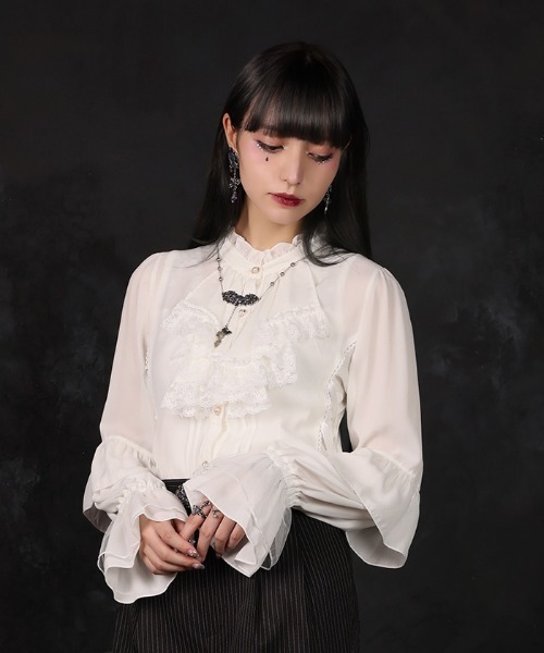 axes femme(アクシーズファム)の「レースアップ×フリルブラウス(シャツ/ブラウス・レディース・ホワイト/パープル/ブラック・MEDIUM/LARGE)」の1枚目の写真