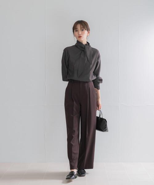 URBAN RESEARCH ROSSO WOMEN(アーバンリサーチ ロッソ)の「タイデザインセミシアーブラウス(シャツ/ブラウス・レディース・ライトブルー/チャコールグレー/オフホワイト・FREE)」の12枚目の写真