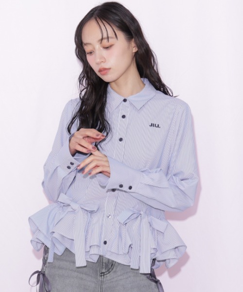 JILL by JILL STUART(ジルバイジルスチュアート)の「裾ラッフルシャツ(シャツ/ブラウス・レディース・ネイビー系1/ホワイト/ブルー・FREE)」の1枚目の写真