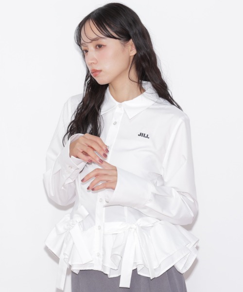 JILL by JILL STUART(ジルバイジルスチュアート)の「裾ラッフルシャツ(シャツ/ブラウス・レディース・ネイビー系1/ホワイト/ブルー・FREE)」の4枚目の写真